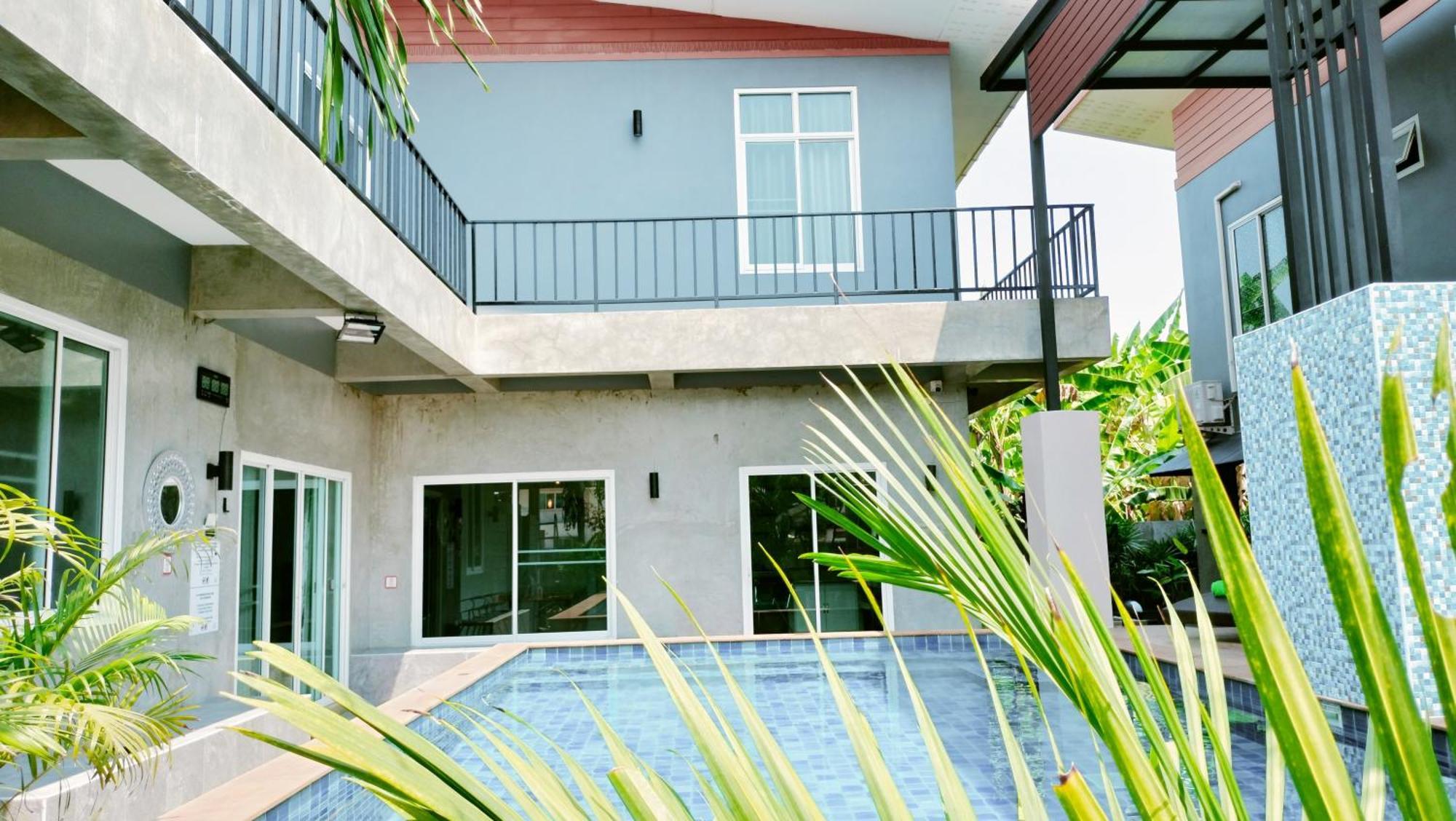 Rajapruek Entire 3 7 Bedrooms Near Airport Villa