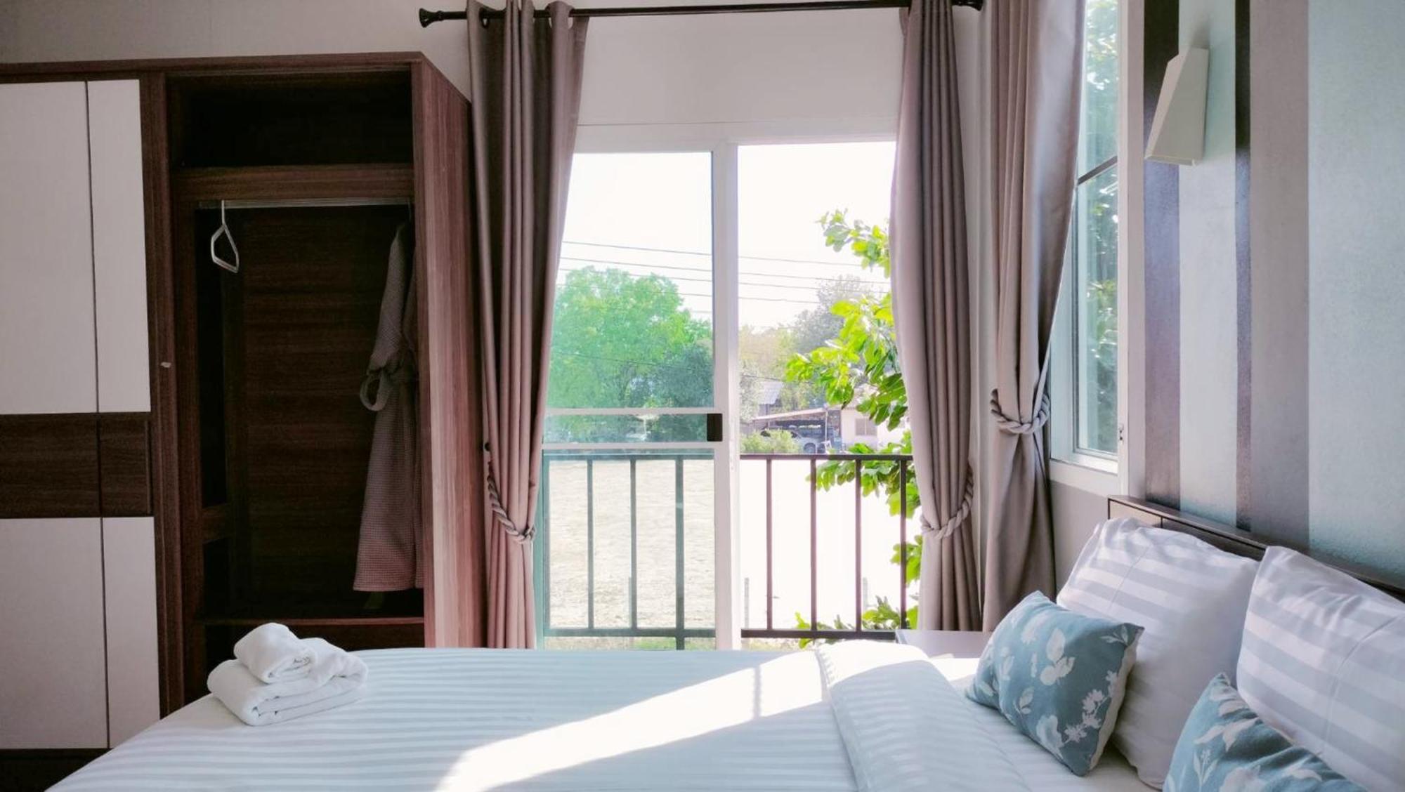 Rajapruek Entire 3 7 Bedrooms Near Airport Villa